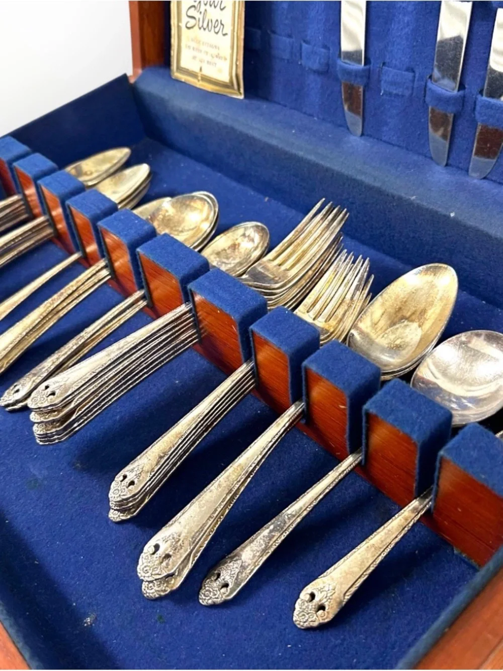Vintage Holmes & Edwards Inlaid Silverplate Flatware Set Floral Wood Chest 1930s